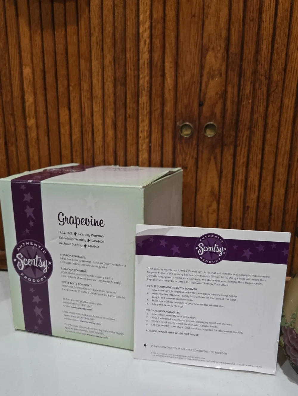 SCENTSY  **GRAPEVINE** WARMER - FULL SIZE - WAX MELTER w/BULB - DISCONTINUED